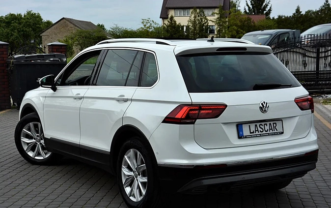 Volkswagen Tiguan cena 89700 przebieg: 171750, rok produkcji 2018 z Warka małe 667